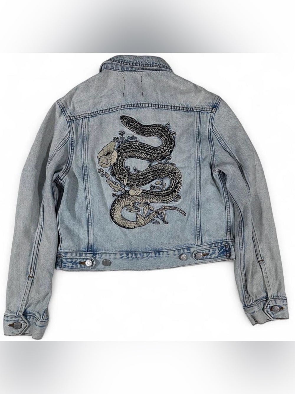 🐍 BDG Snake Embroidered Cropped Denim Jacket (Small) 🐍